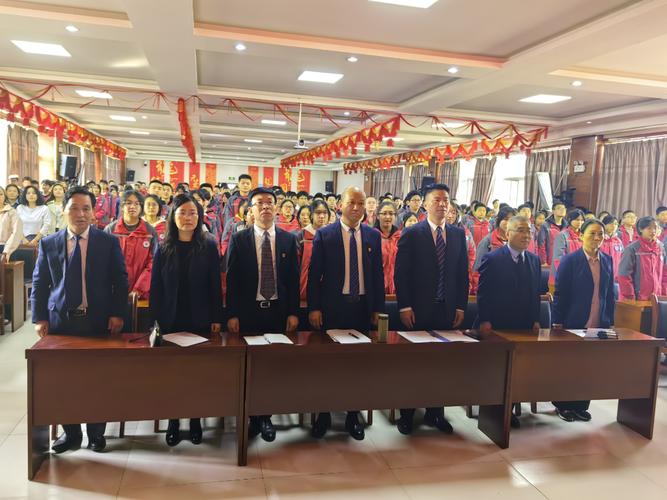 少年自有凌云志,奋楫百日跃龙门